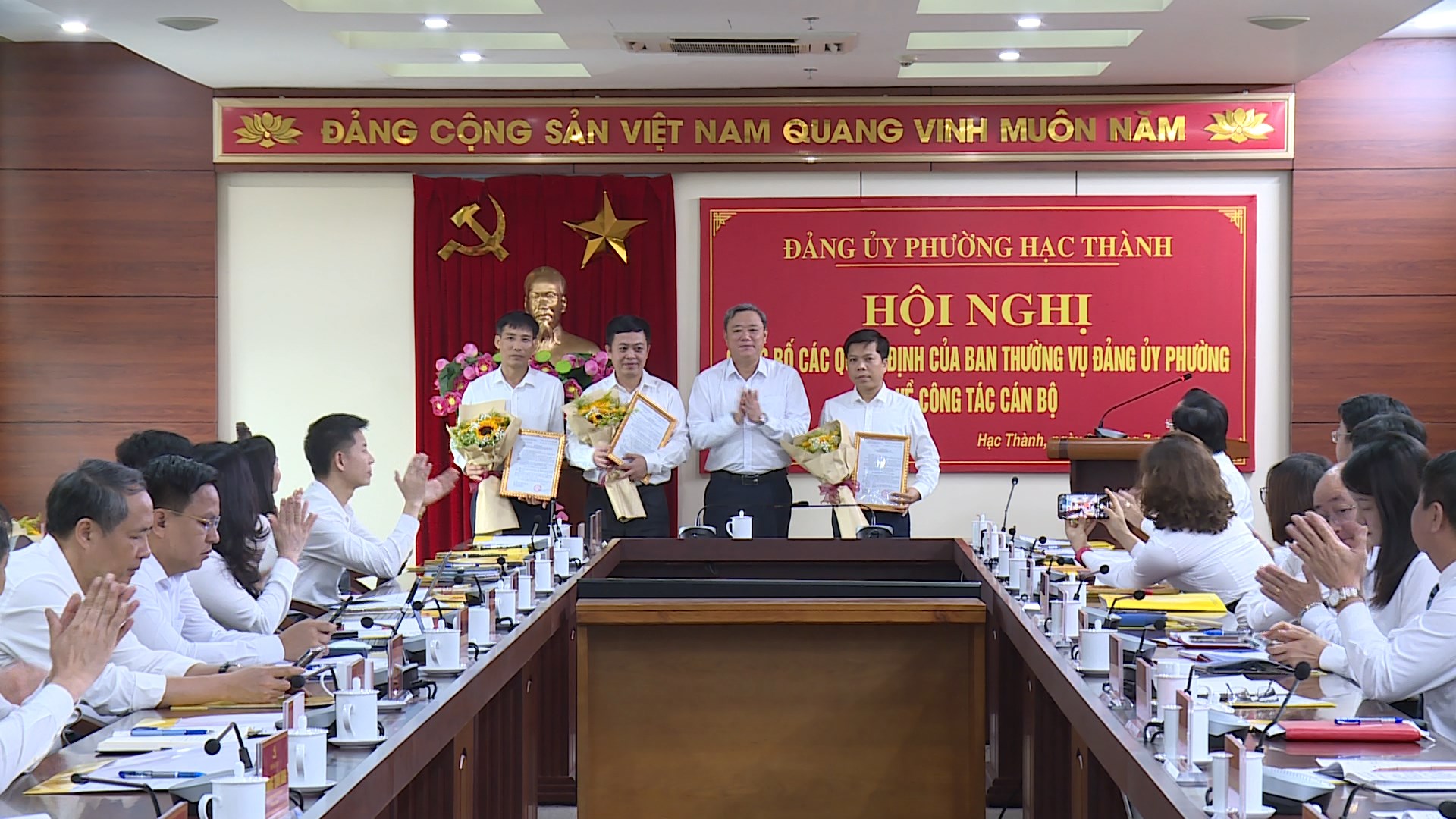 Anh-tin-bai